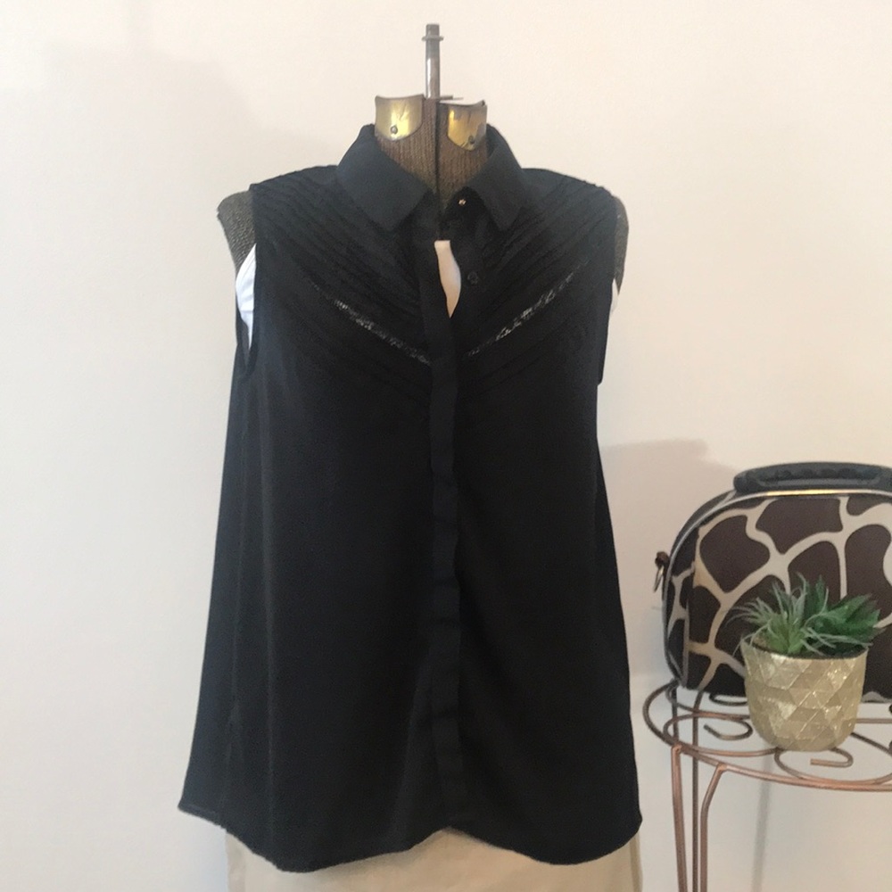 🎁✨ Free w/ any purchase - Black Collared Blouse Sz M Sleeveless Top